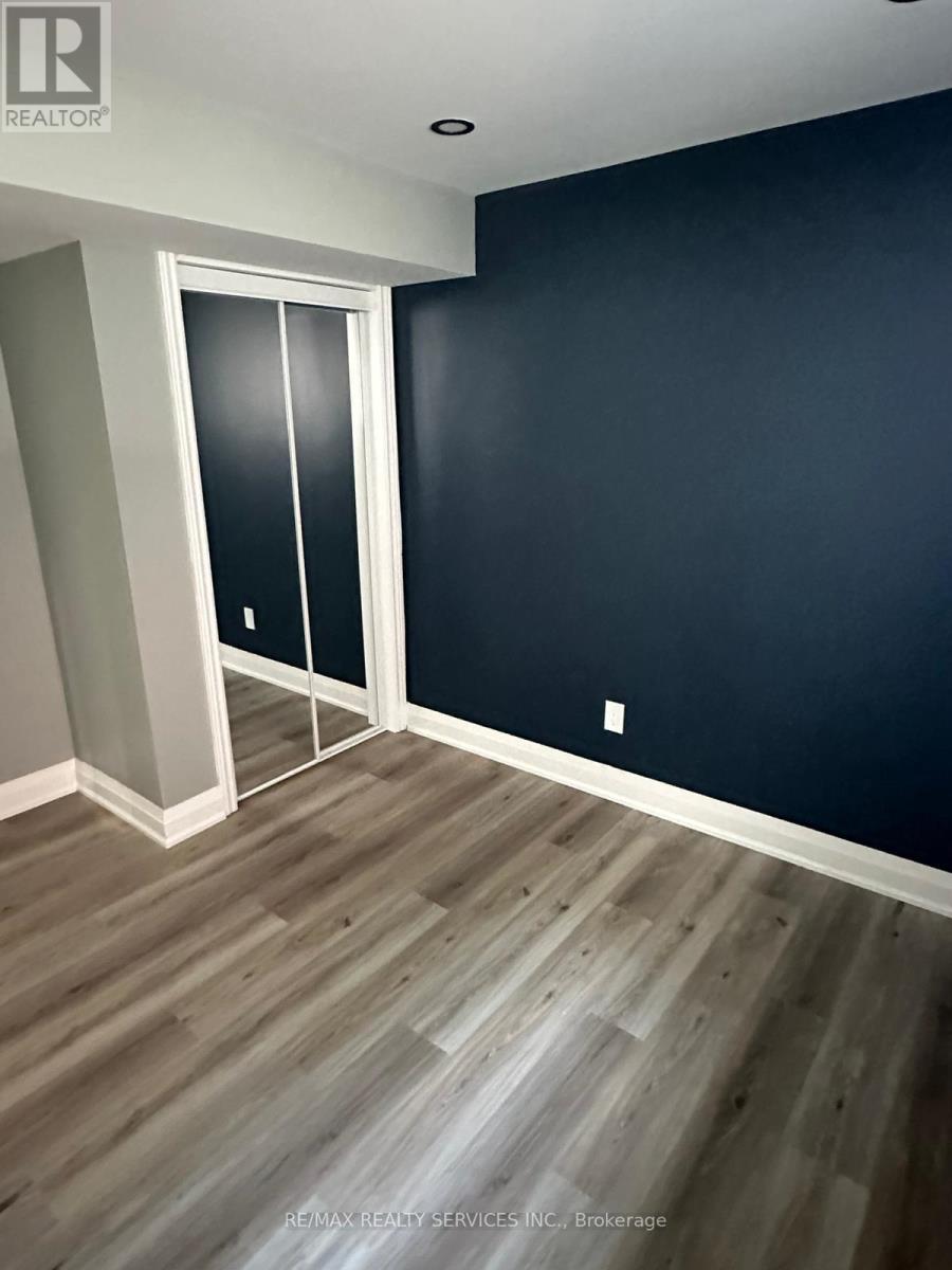 1319 Michael Circle N, London East, Ontario  N5V 0B8 - Photo 5 - X12560434