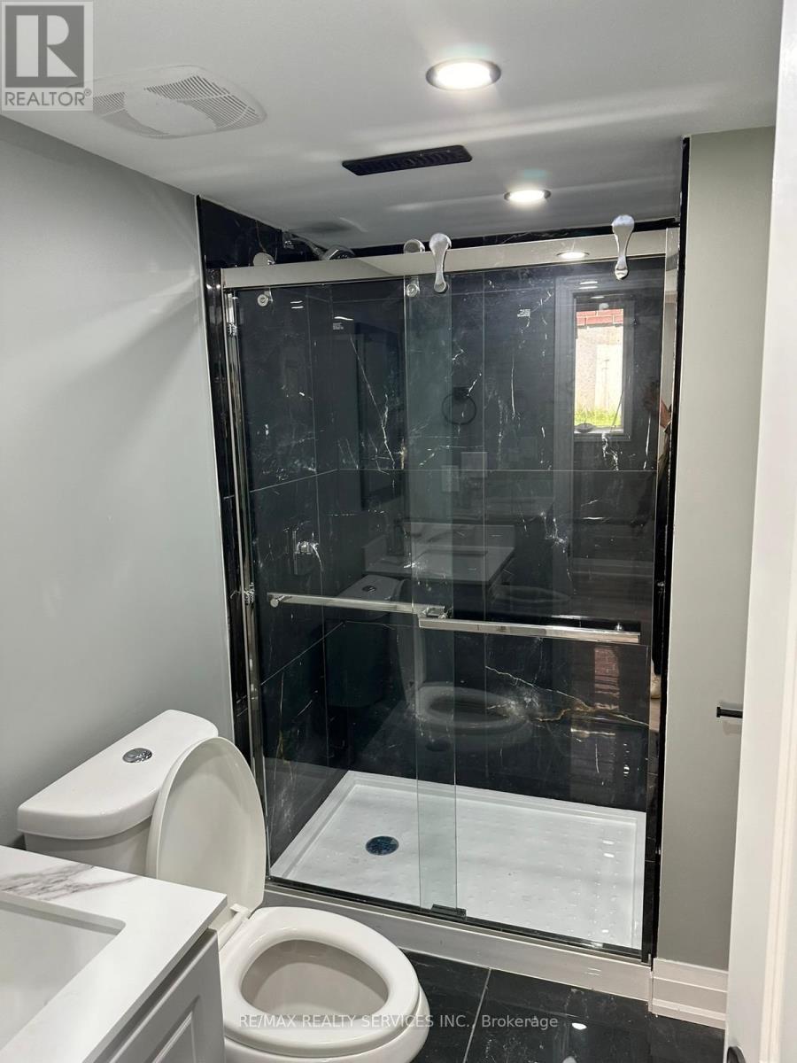 1319 Michael Circle N, London East, Ontario  N5V 0B8 - Photo 8 - X12560434