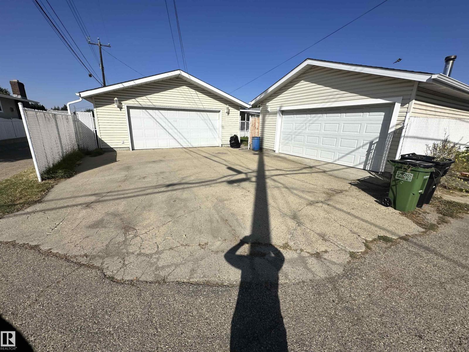 5207 124 AV NW, Edmonton, Alberta