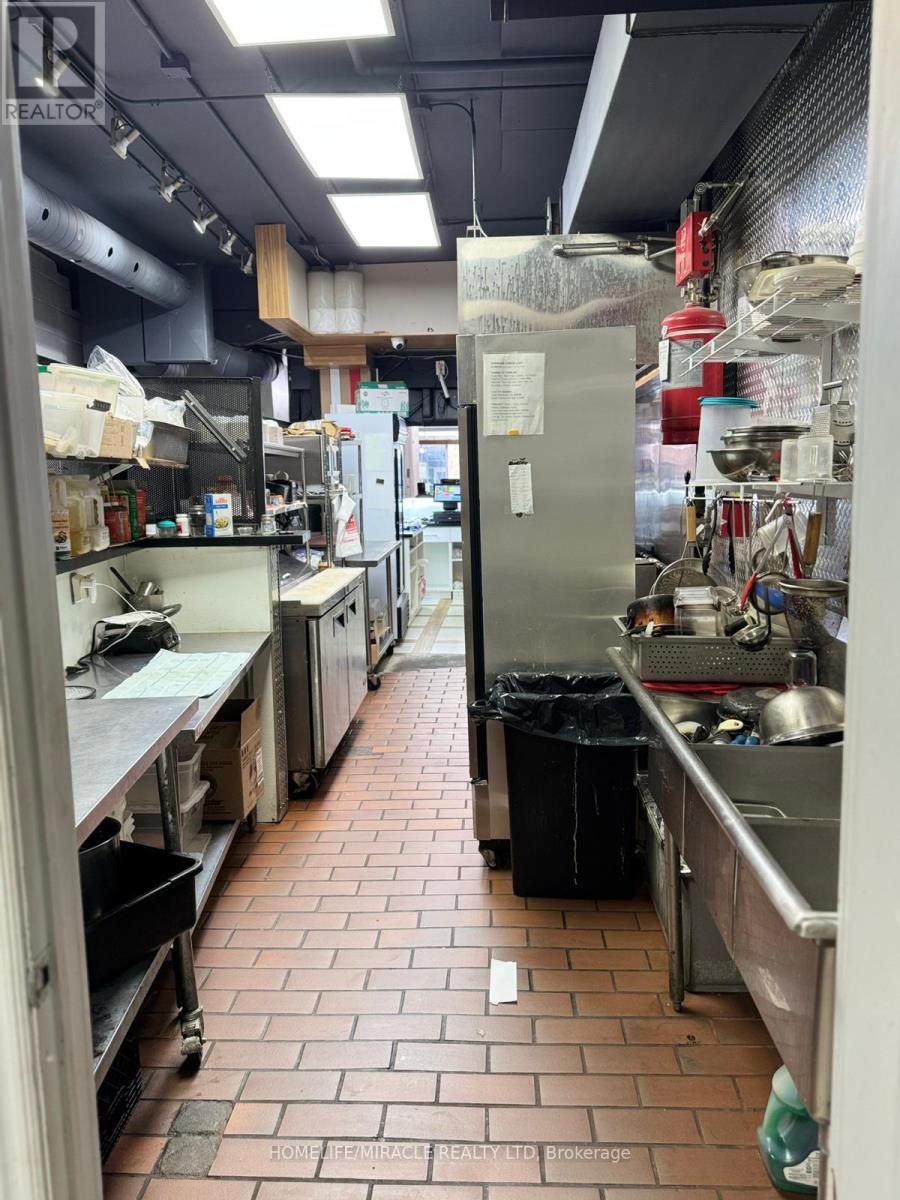 20 - 22 Main Street S, Brampton, Ontario L6W 2C3 - Photo 12 - W12549690