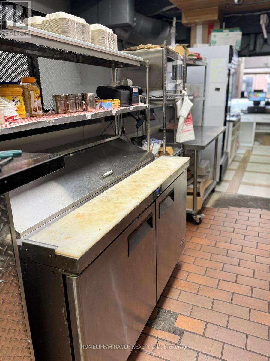 20 - 22 Main Street S, Brampton, Ontario L6W 2C3 - Photo 15 - W12549690