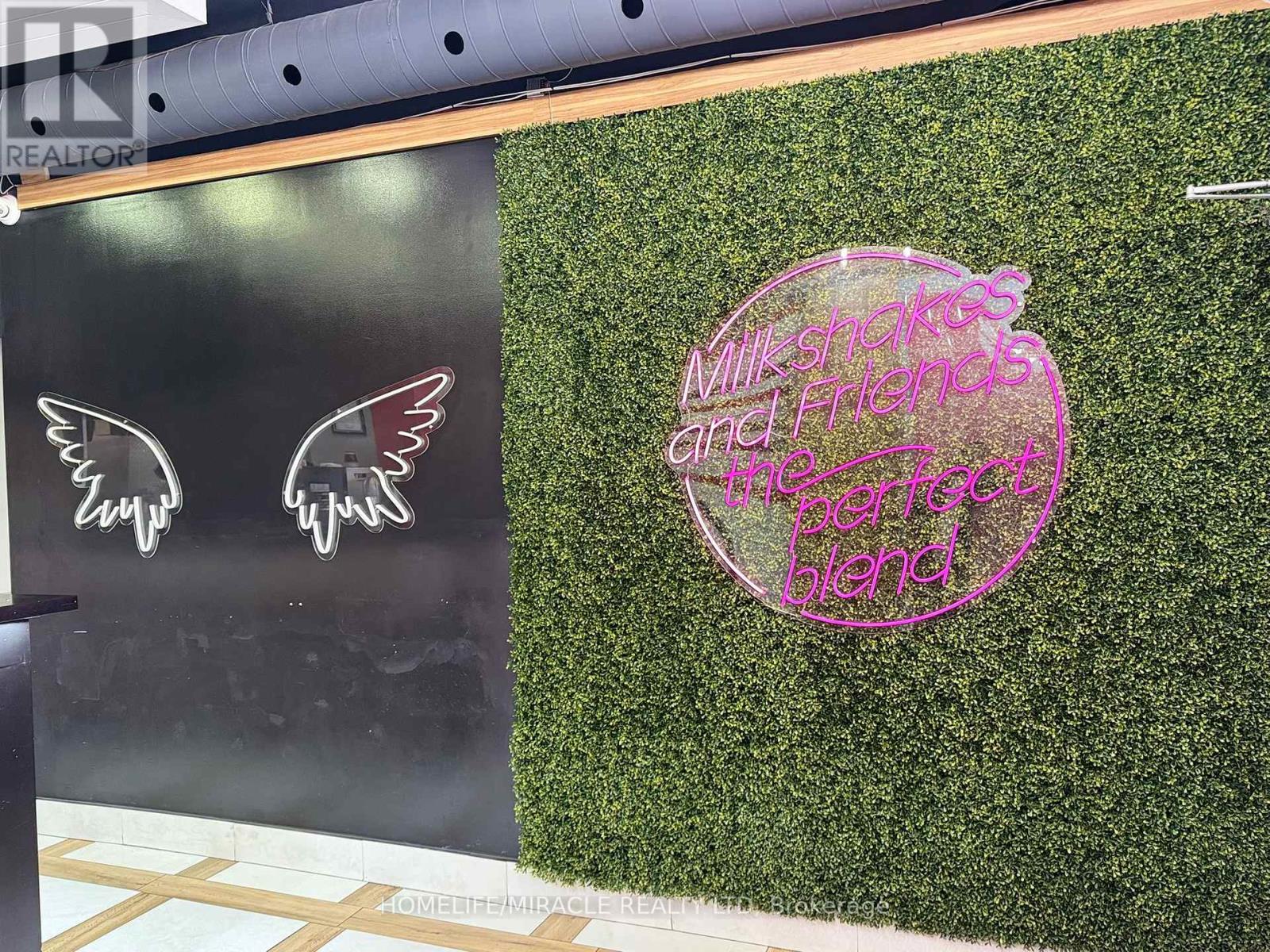 20 - 22 Main Street S, Brampton, Ontario L6W 2C3 - Photo 3 - W12549690