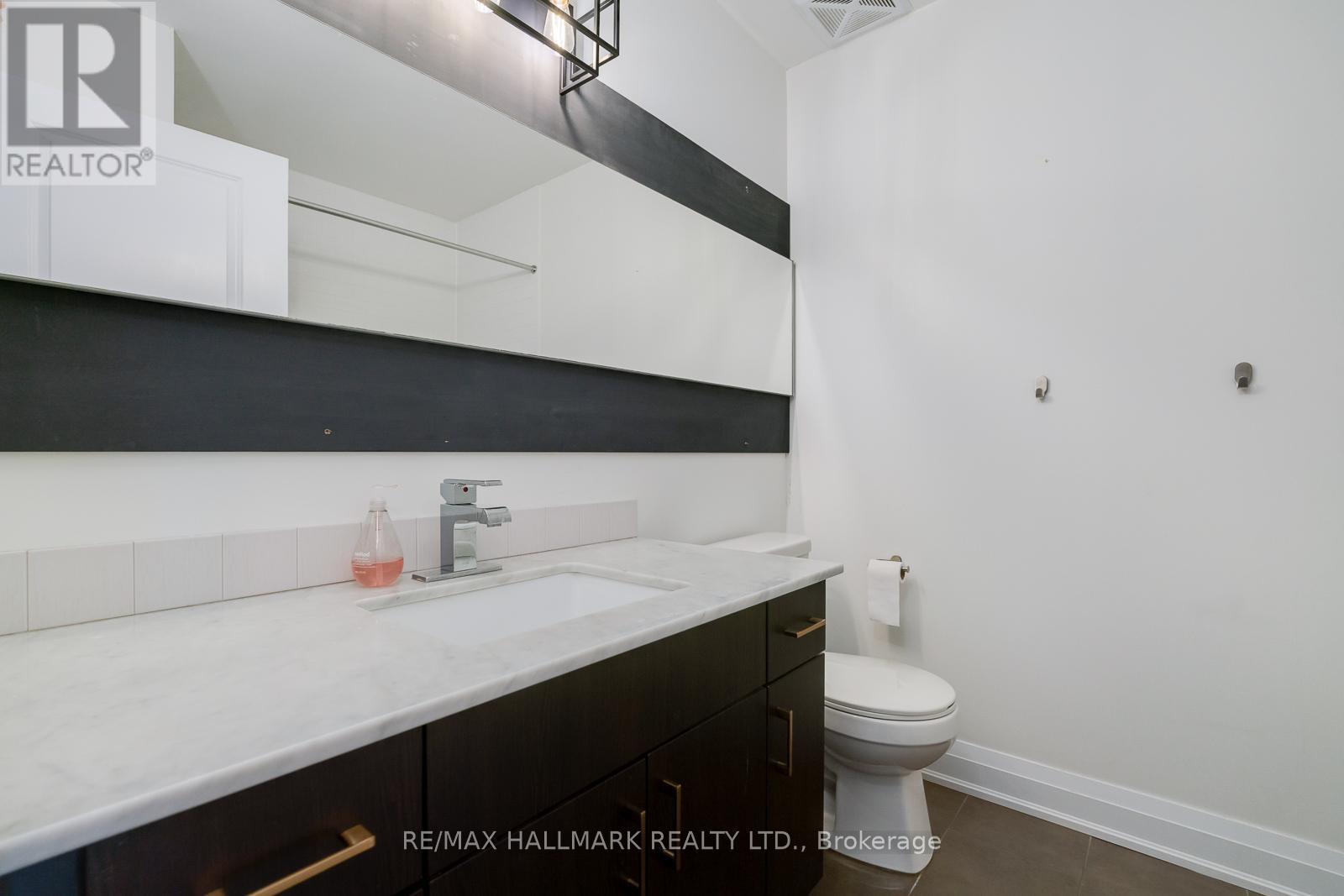 20 - 20 Sargent Lane, Toronto, Ontario  M4E 3T9 - Photo 11 - E12560548