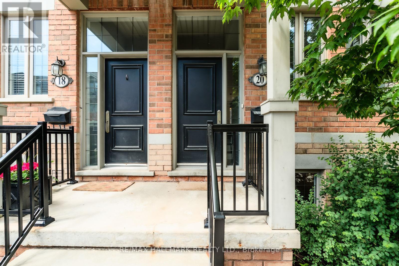 20 - 20 Sargent Lane, Toronto, Ontario  M4E 3T9 - Photo 2 - E12560548