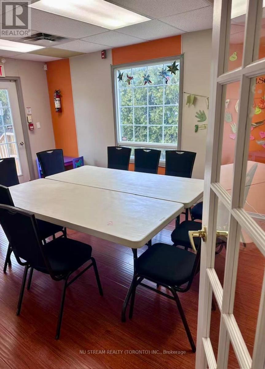 459 Crosby Avenue, Richmond Hill, Ontario  L4C 2R9 - Photo 4 - N12560534