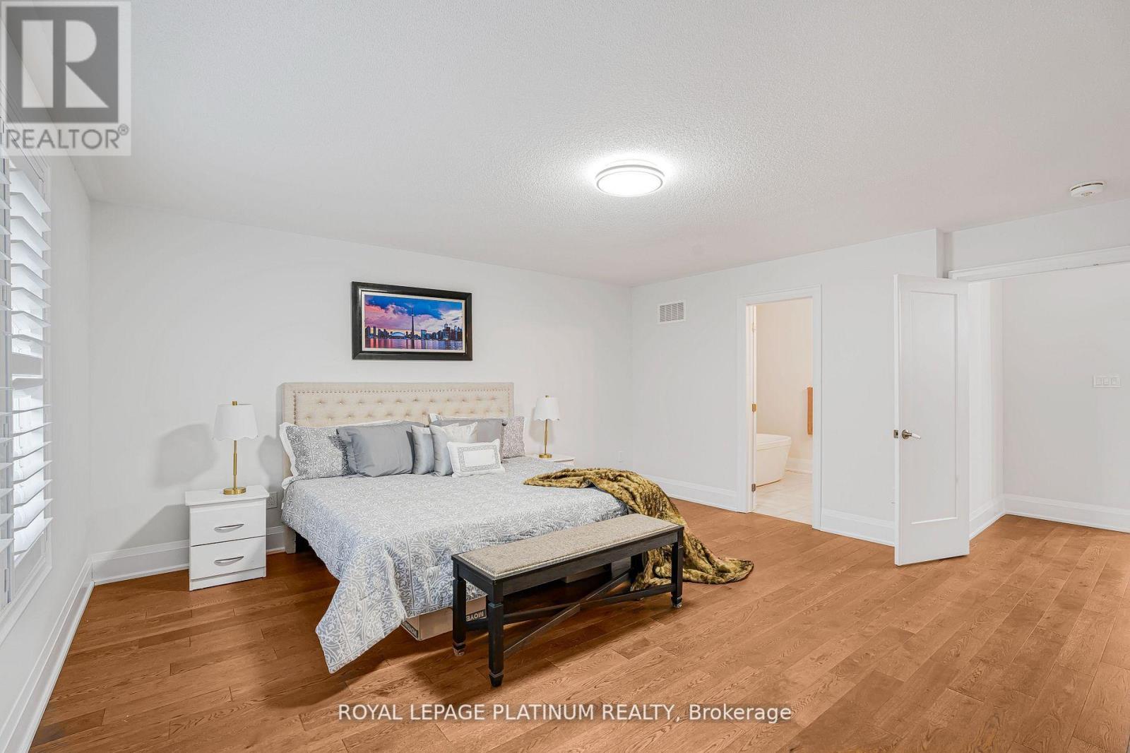 1348 Harrington Street, Innisfil, Ontario  L0L 1W0 - Photo 16 - N12560562