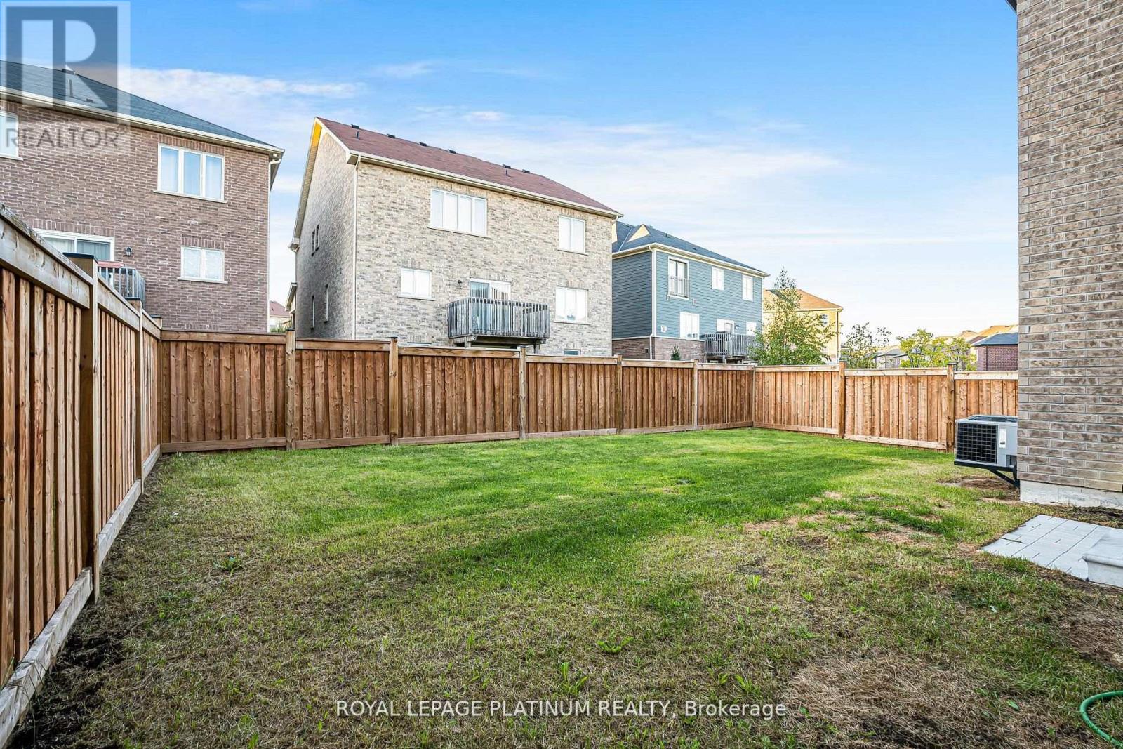 1348 Harrington Street, Innisfil, Ontario  L0L 1W0 - Photo 4 - N12560562