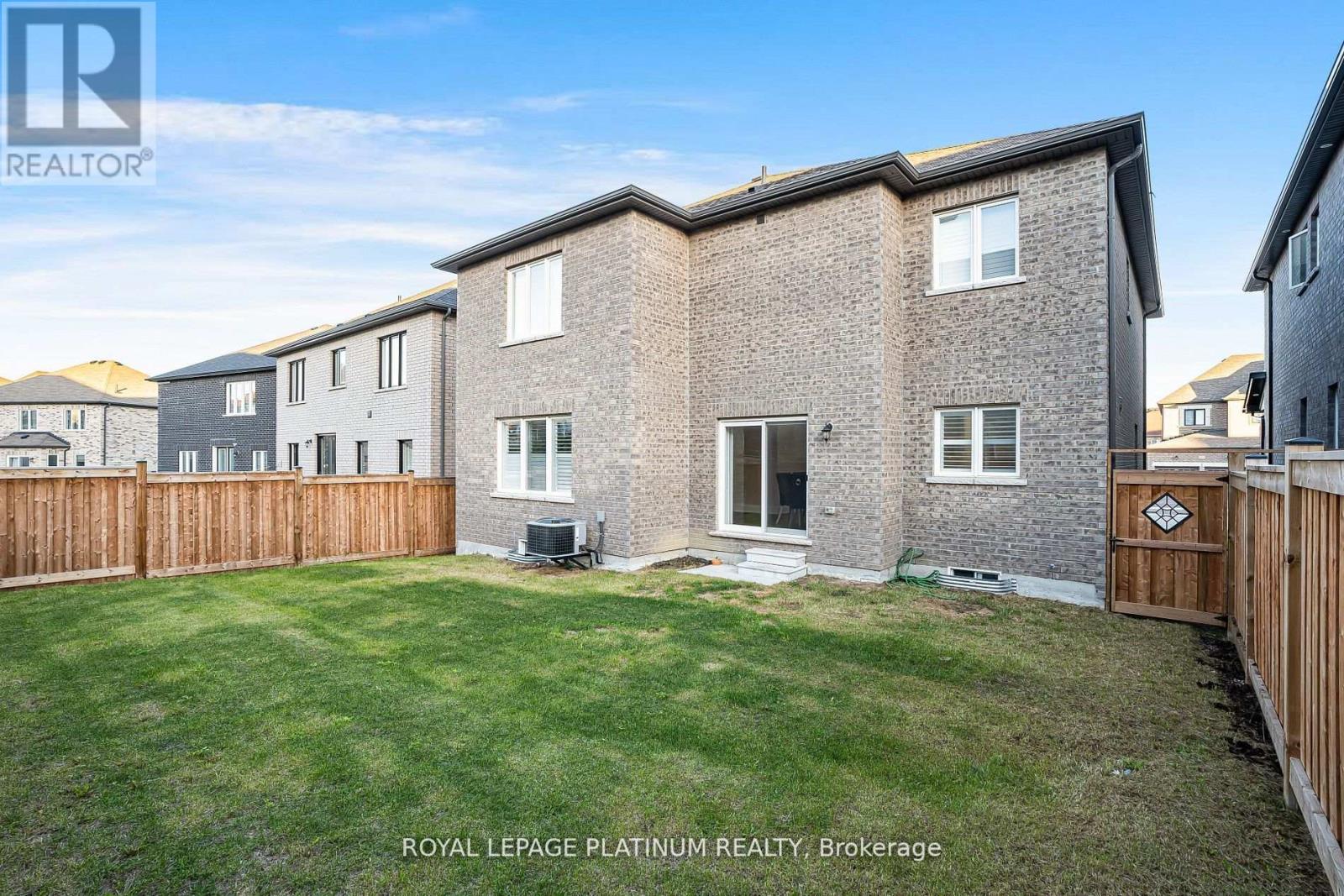 1348 Harrington Street, Innisfil, Ontario  L0L 1W0 - Photo 6 - N12560562