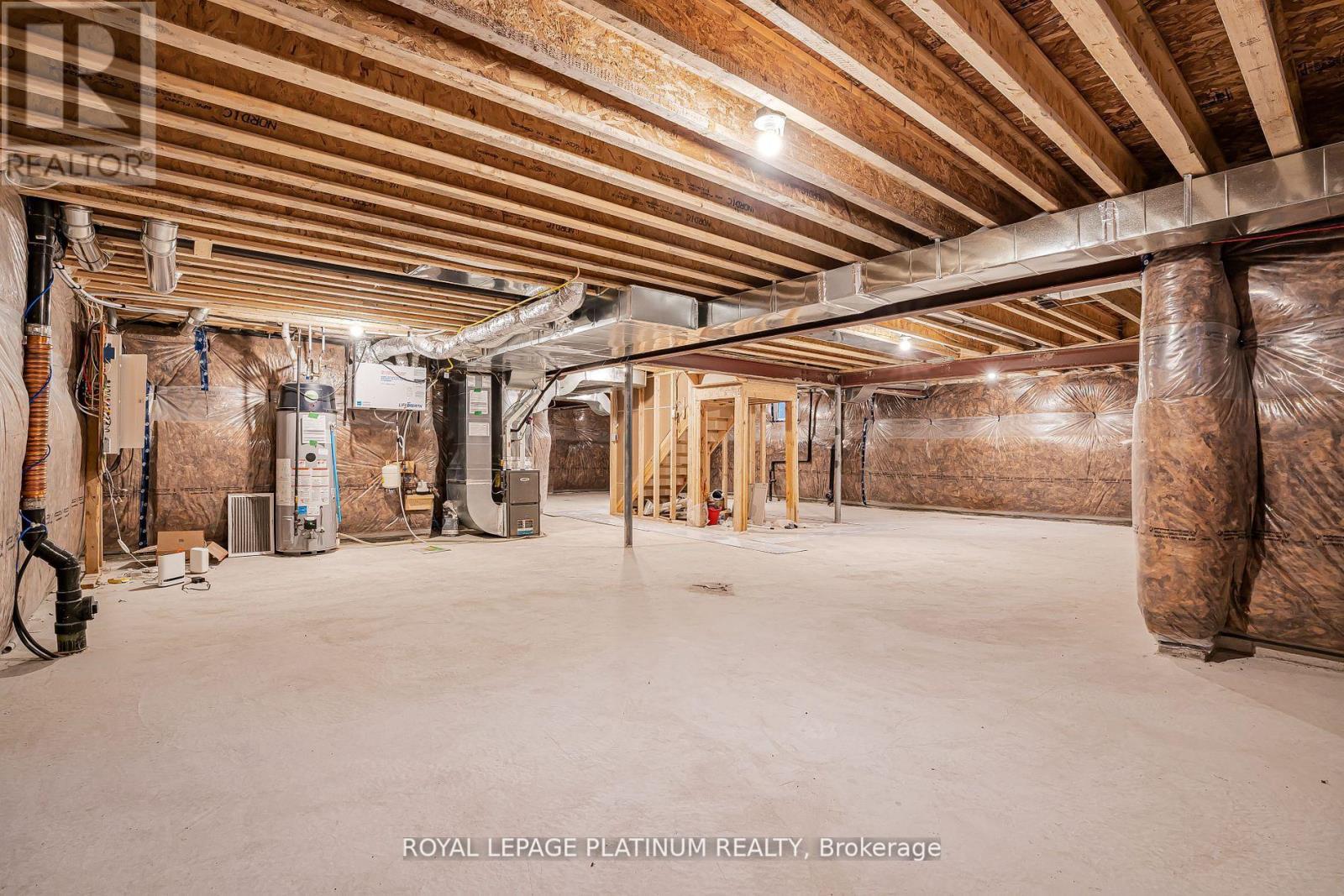 1348 Harrington Street, Innisfil, Ontario  L0L 1W0 - Photo 7 - N12560562