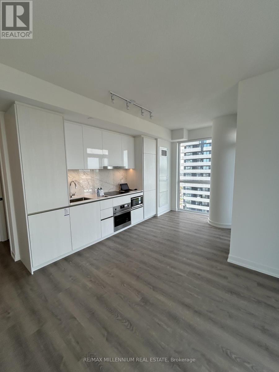 2102 - 8 INTERCHANGE WAY, Vaughan, Ontario