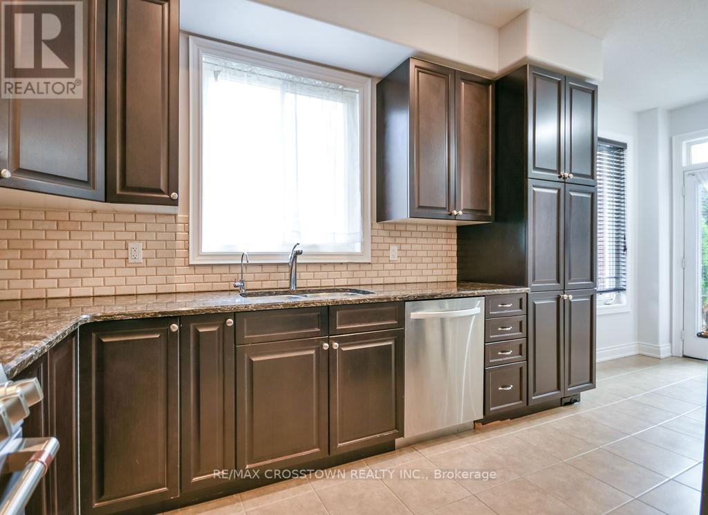 45 Imperial Crown Lane, Barrie, Ontario  L4N 5X1 - Photo 13 - S12560508