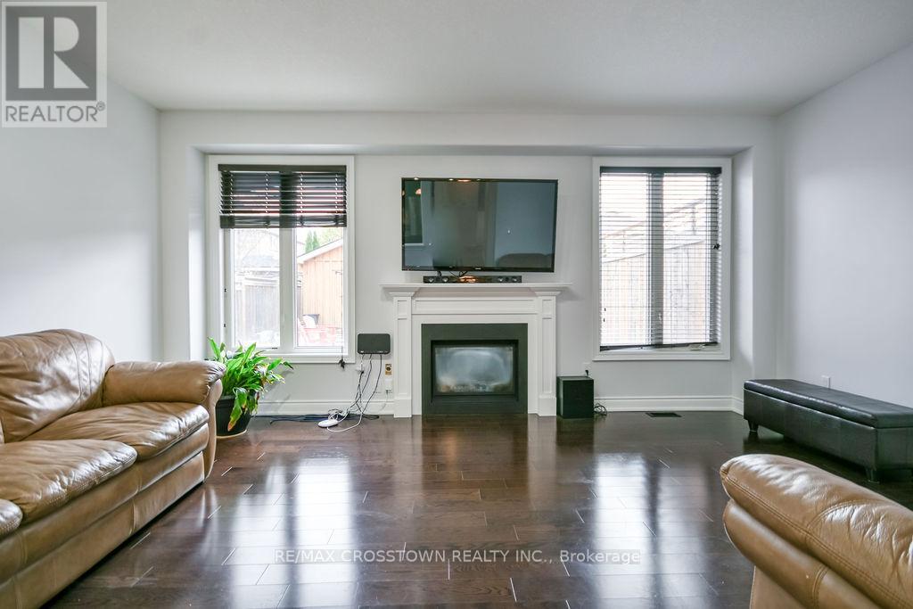 45 Imperial Crown Lane, Barrie, Ontario  L4N 5X1 - Photo 15 - S12560508