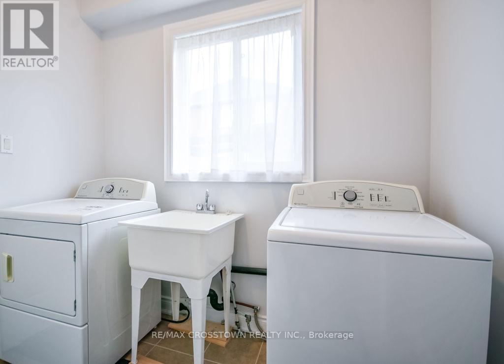 45 Imperial Crown Lane, Barrie, Ontario  L4N 5X1 - Photo 17 - S12560508