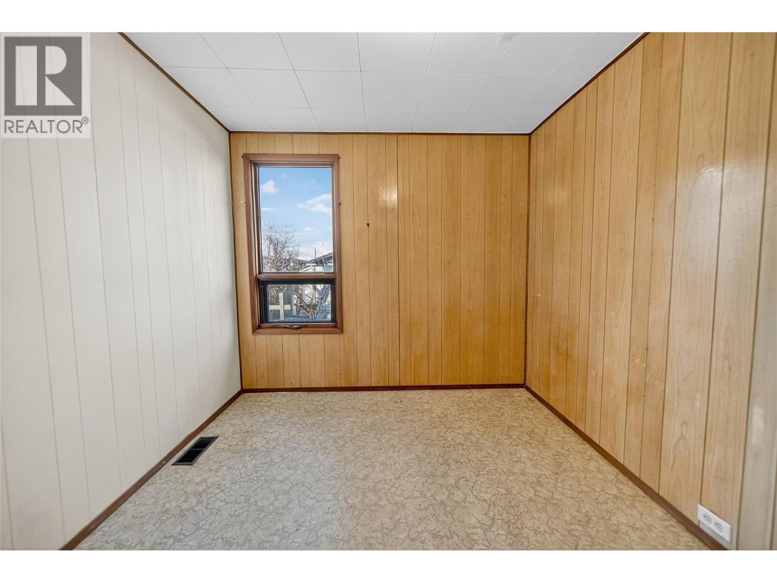 226 7th Avenue S, Cranbrook, British Columbia V1C 2J5 - Photo 14 - 10369287