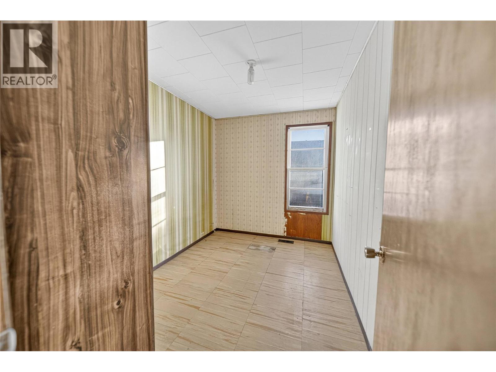 226 7th Avenue S, Cranbrook, British Columbia V1C 2J5 - Photo 16 - 10369287