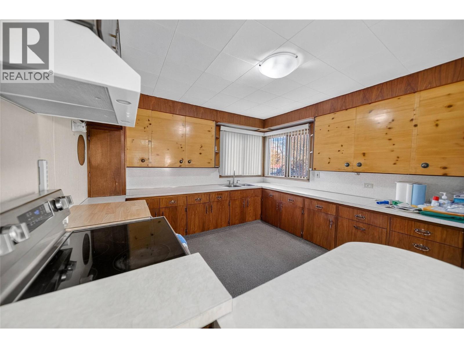 226 7th Avenue S, Cranbrook, British Columbia V1C 2J5 - Photo 6 - 10369287