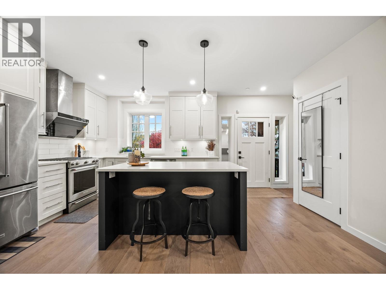 908 E 17th Avenue, Vancouver, British Columbia  V5V 1C2 - Photo 6 - R3068494