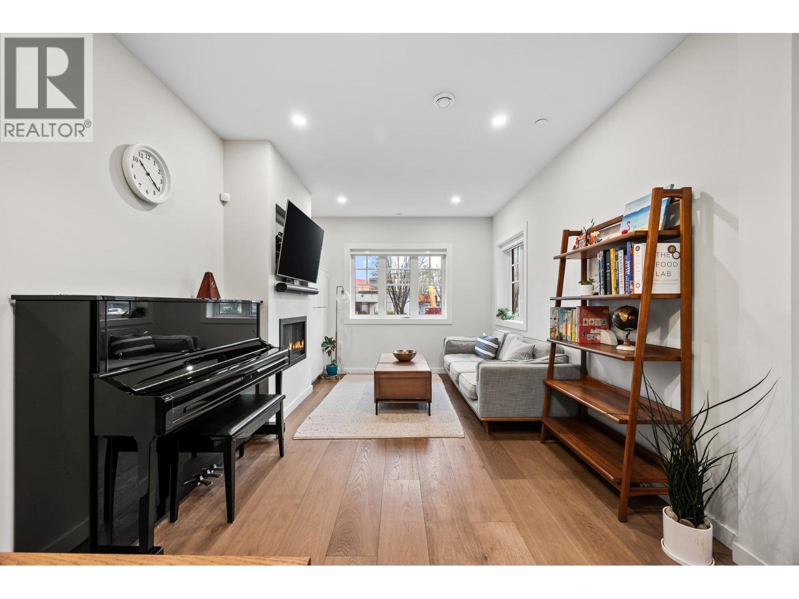 908 E 17th Avenue, Vancouver, British Columbia  V5V 1C2 - Photo 13 - R3068494