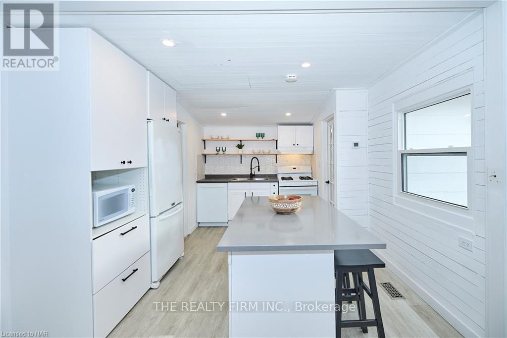 365 Elmwood Avenue, Fort Erie, Ontario  L0S 1B0 - Photo 11 - X12560634