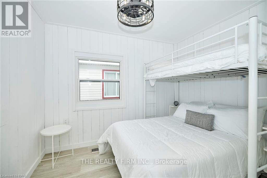 365 Elmwood Avenue, Fort Erie, Ontario  L0S 1B0 - Photo 16 - X12560634