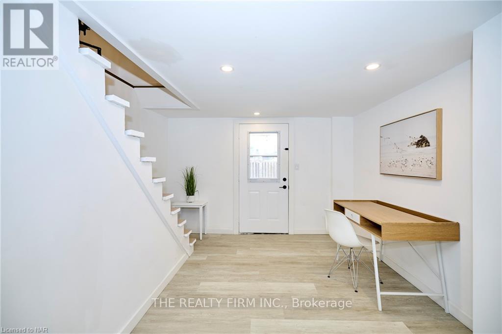 365 Elmwood Avenue, Fort Erie, Ontario  L0S 1B0 - Photo 22 - X12560634