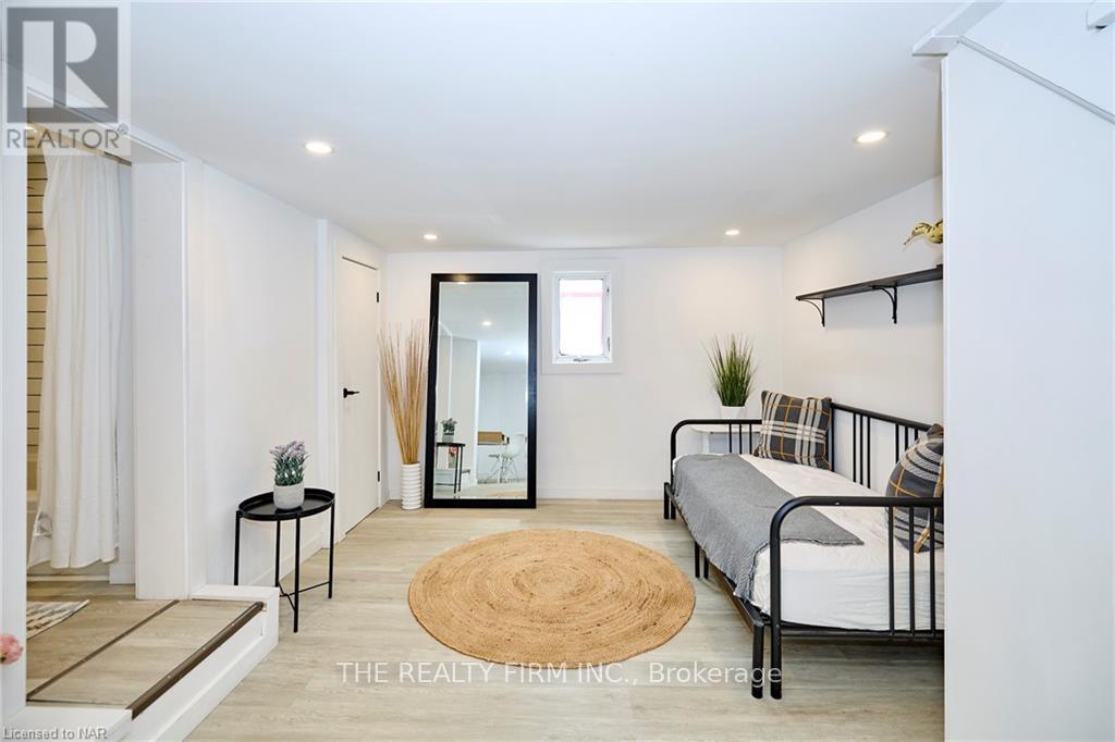 365 Elmwood Avenue, Fort Erie, Ontario  L0S 1B0 - Photo 23 - X12560634