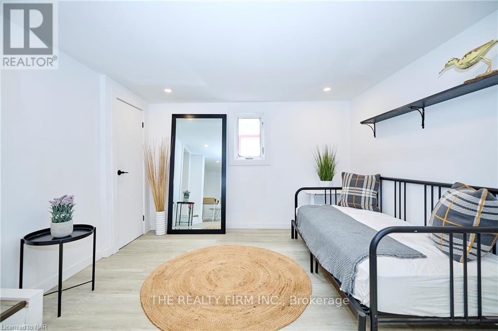 365 Elmwood Avenue, Fort Erie, Ontario  L0S 1B0 - Photo 24 - X12560634