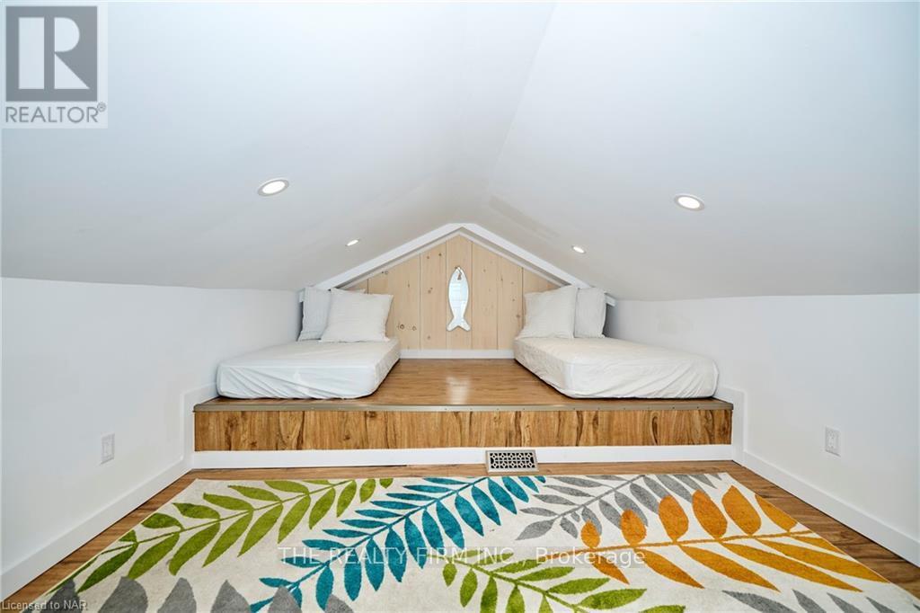 365 Elmwood Avenue, Fort Erie, Ontario  L0S 1B0 - Photo 26 - X12560634