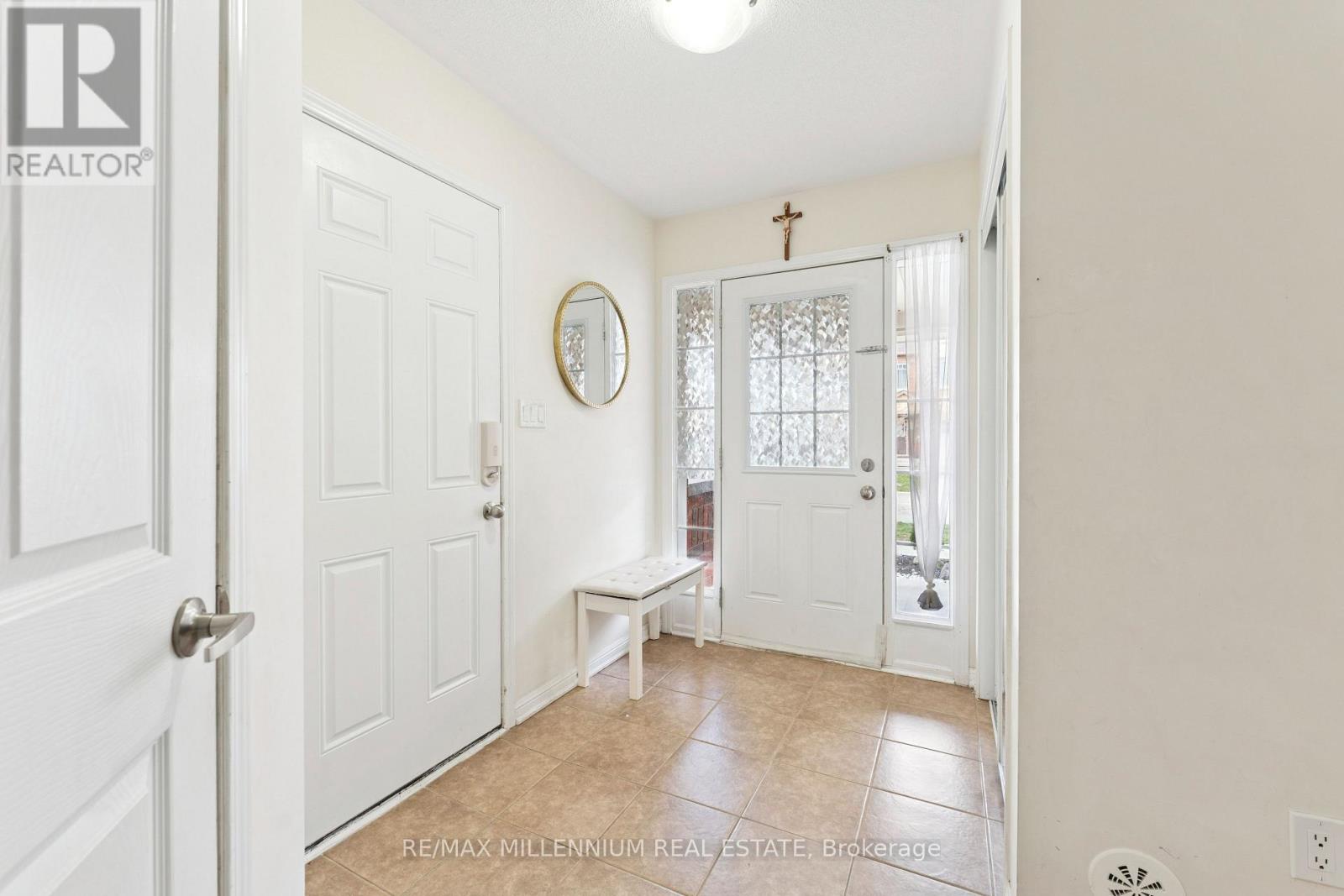 53 Colonel Frank Ching Crescent N, Brampton, Ontario  L6Y 5W5 - Photo 2 - W12560198