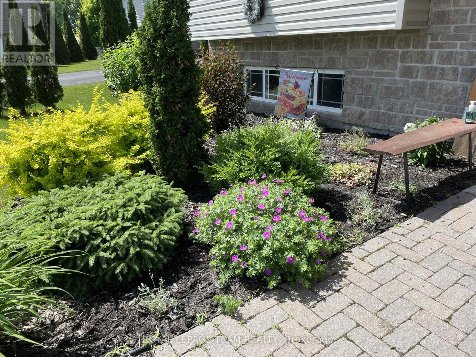 4298 Schell Street, South Dundas, Ontario  K0C 2H0 - Photo 24 - X12560640