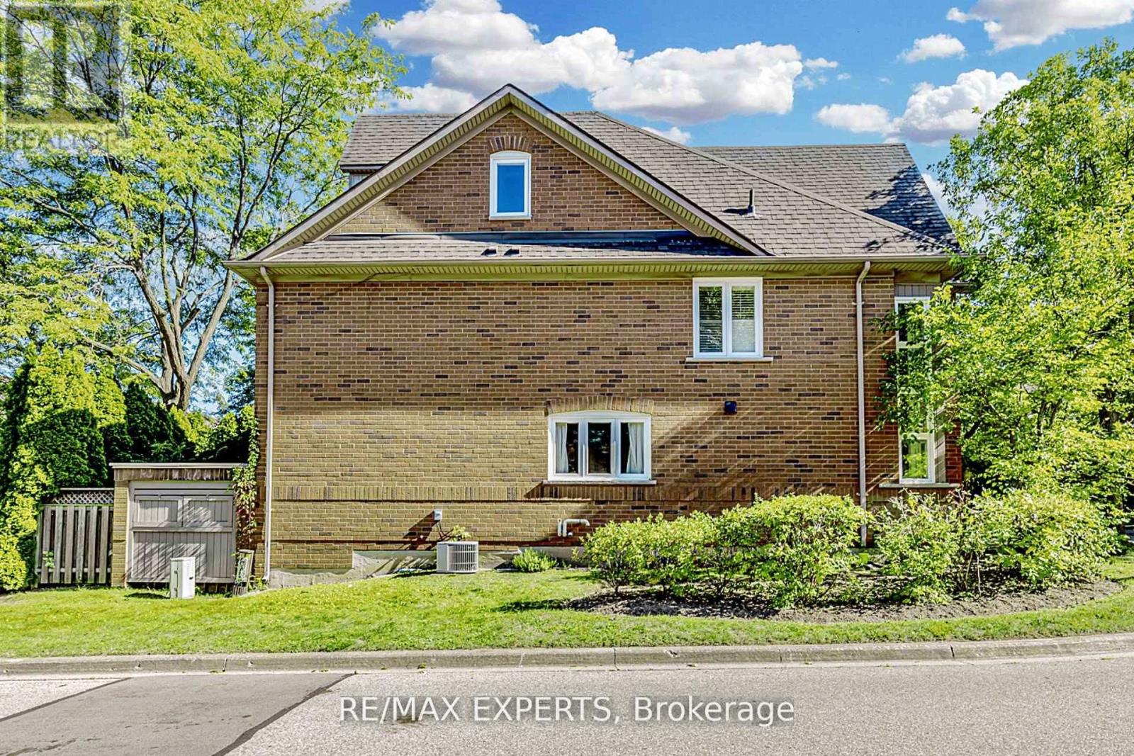 17b - 1084 Queen Street W, Mississauga, Ontario  L5H 4K4 - Photo 2 - W12560490