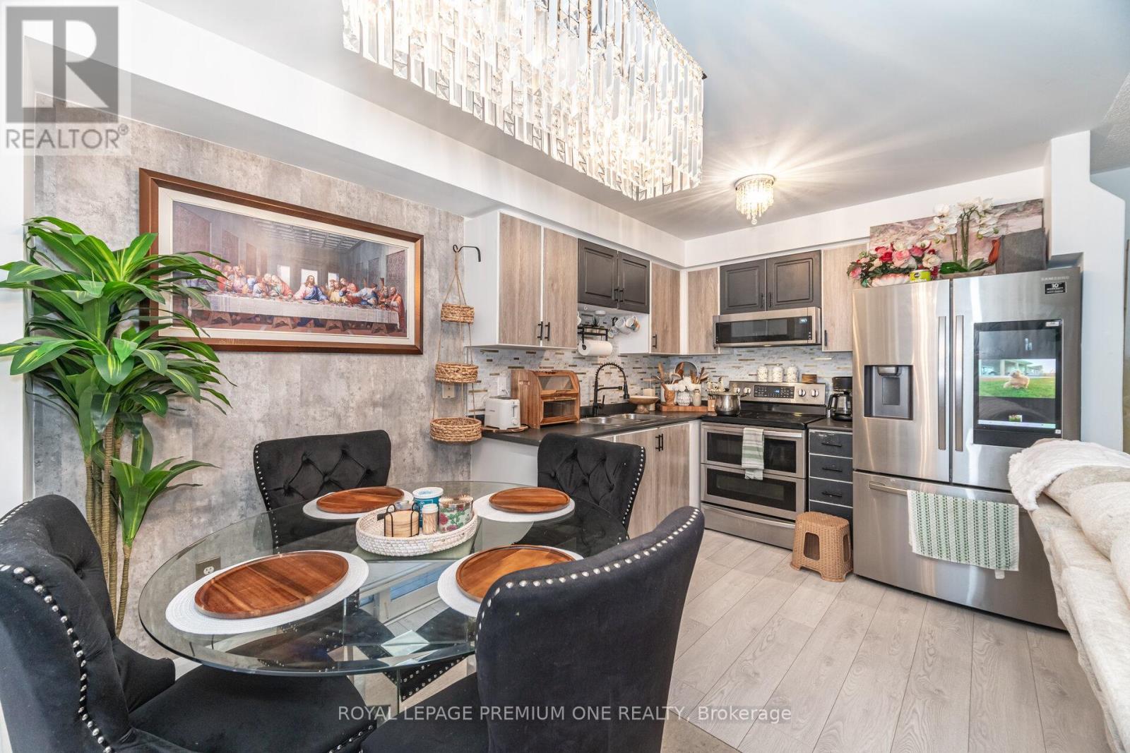 47 Triple Crown Avenue, Toronto, Ontario  M9W 7E5 - Photo 12 - W12560514