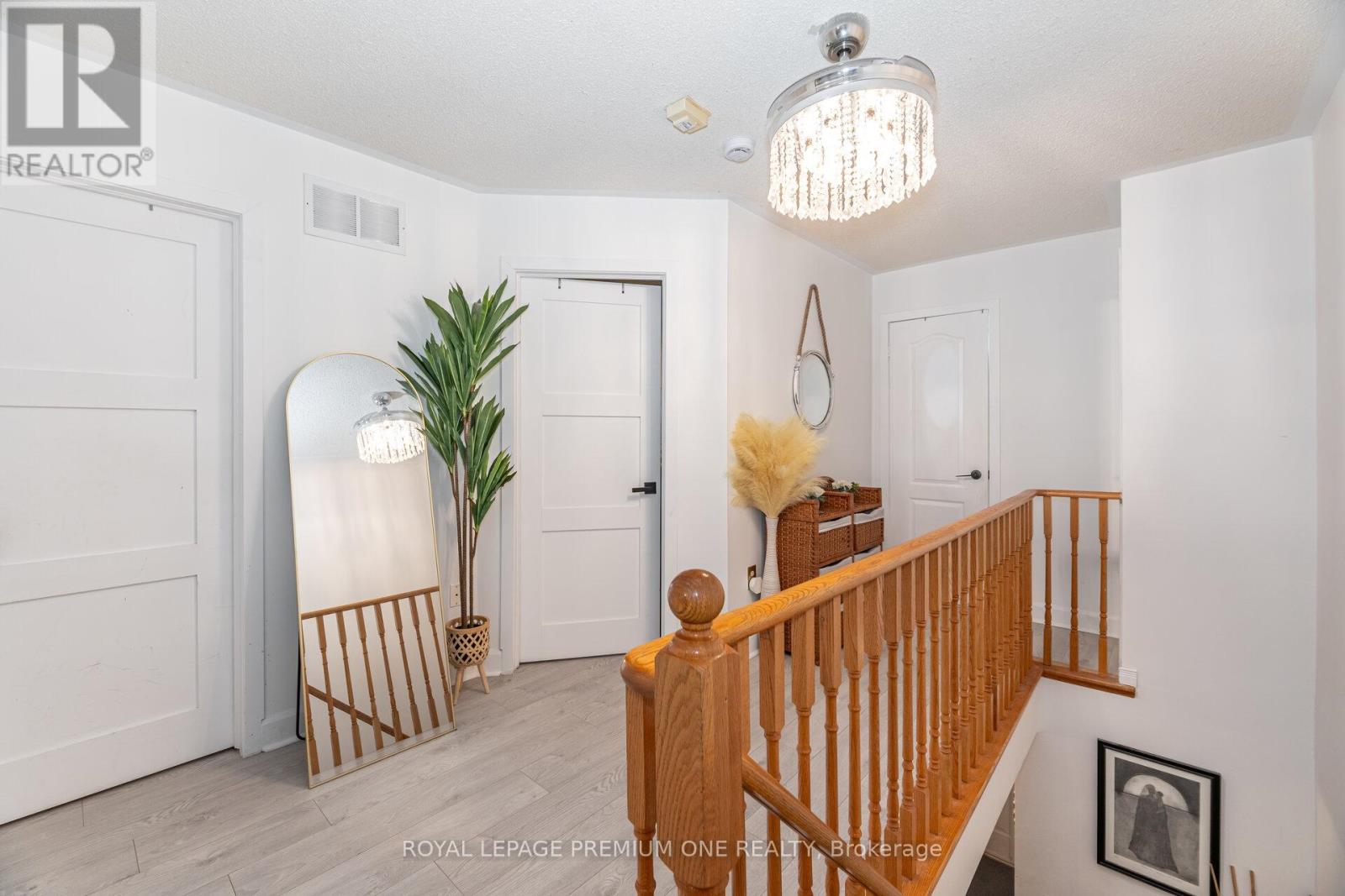 47 Triple Crown Avenue, Toronto, Ontario  M9W 7E5 - Photo 17 - W12560514