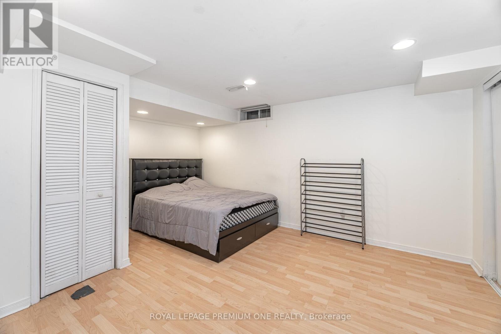 47 Triple Crown Avenue, Toronto, Ontario  M9W 7E5 - Photo 32 - W12560514