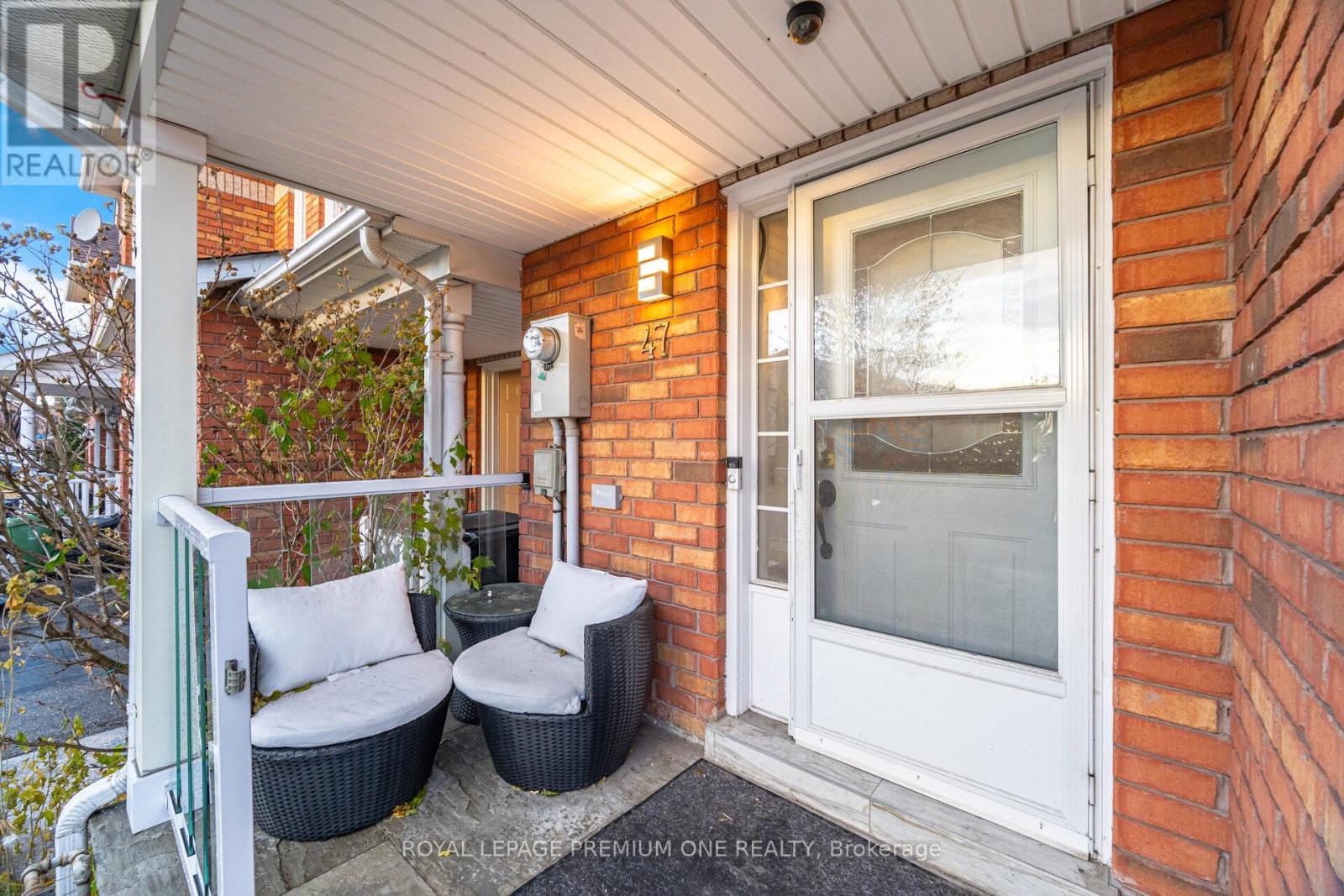 47 Triple Crown Avenue, Toronto, Ontario  M9W 7E5 - Photo 4 - W12560514