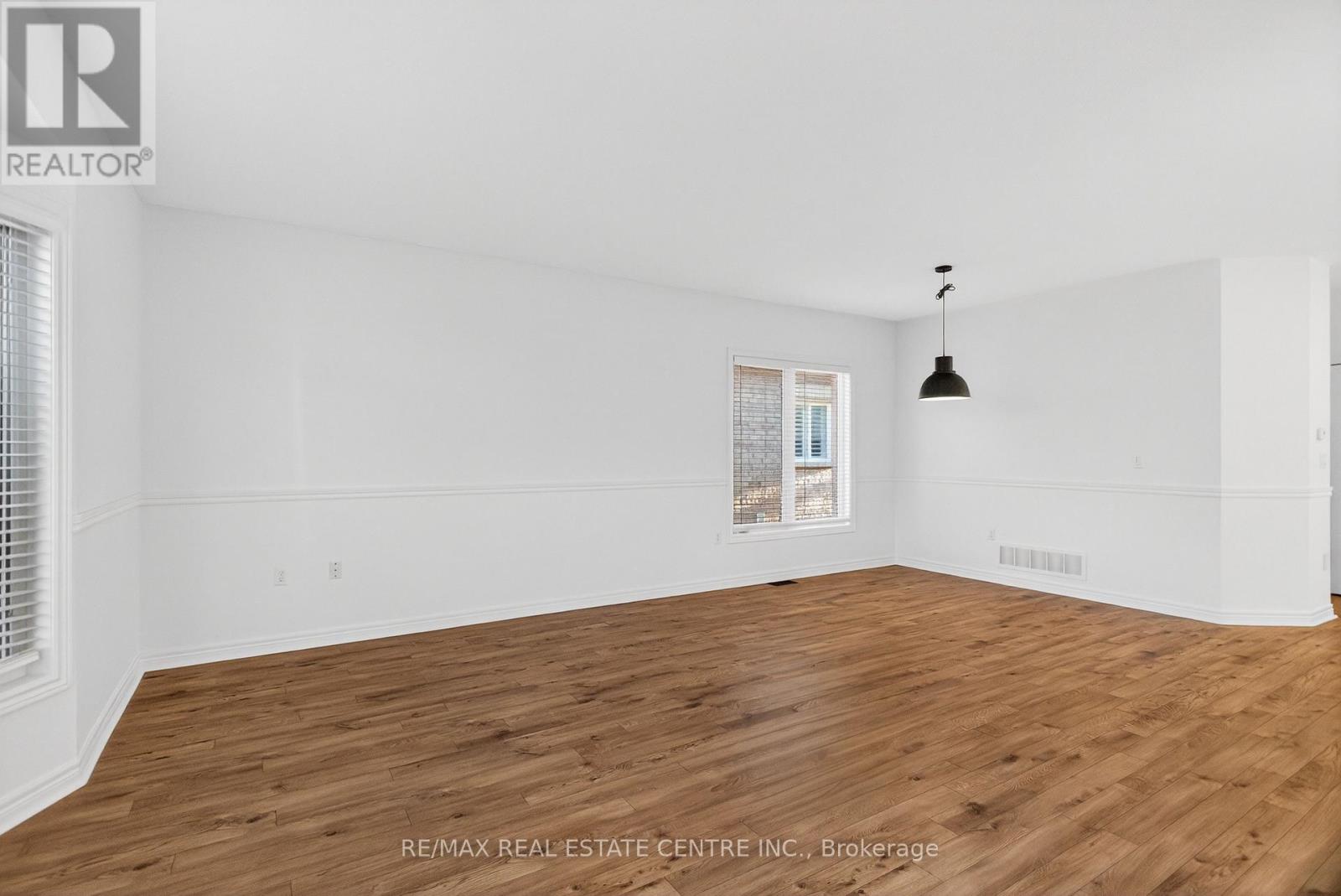 253 Malick Street, Milton, Ontario  L9T 5X1 - Photo 10 - W12560530