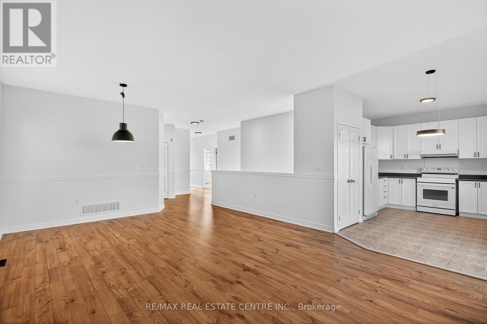 253 Malick Street, Milton, Ontario  L9T 5X1 - Photo 11 - W12560530