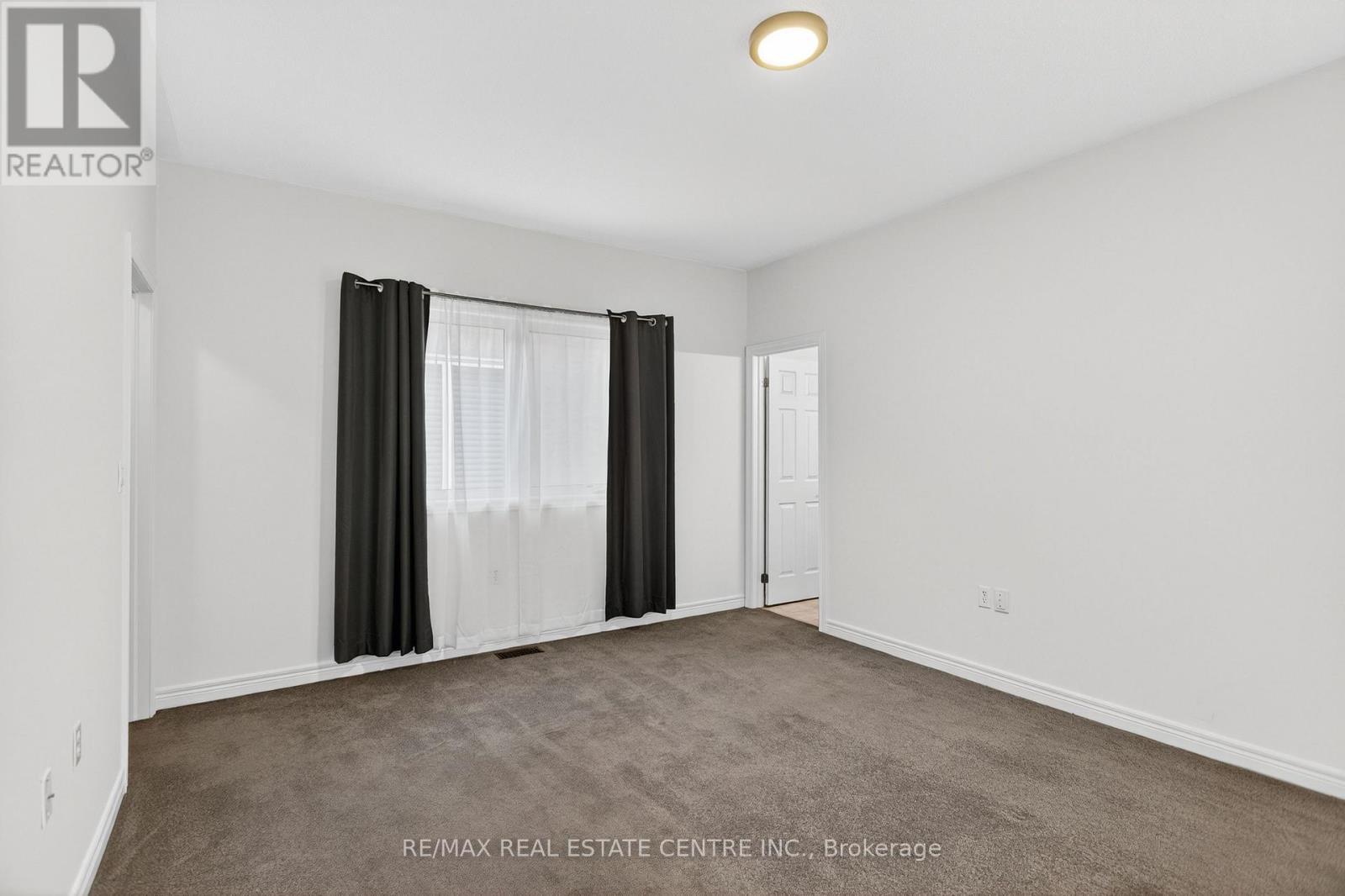 253 Malick Street, Milton, Ontario  L9T 5X1 - Photo 18 - W12560530