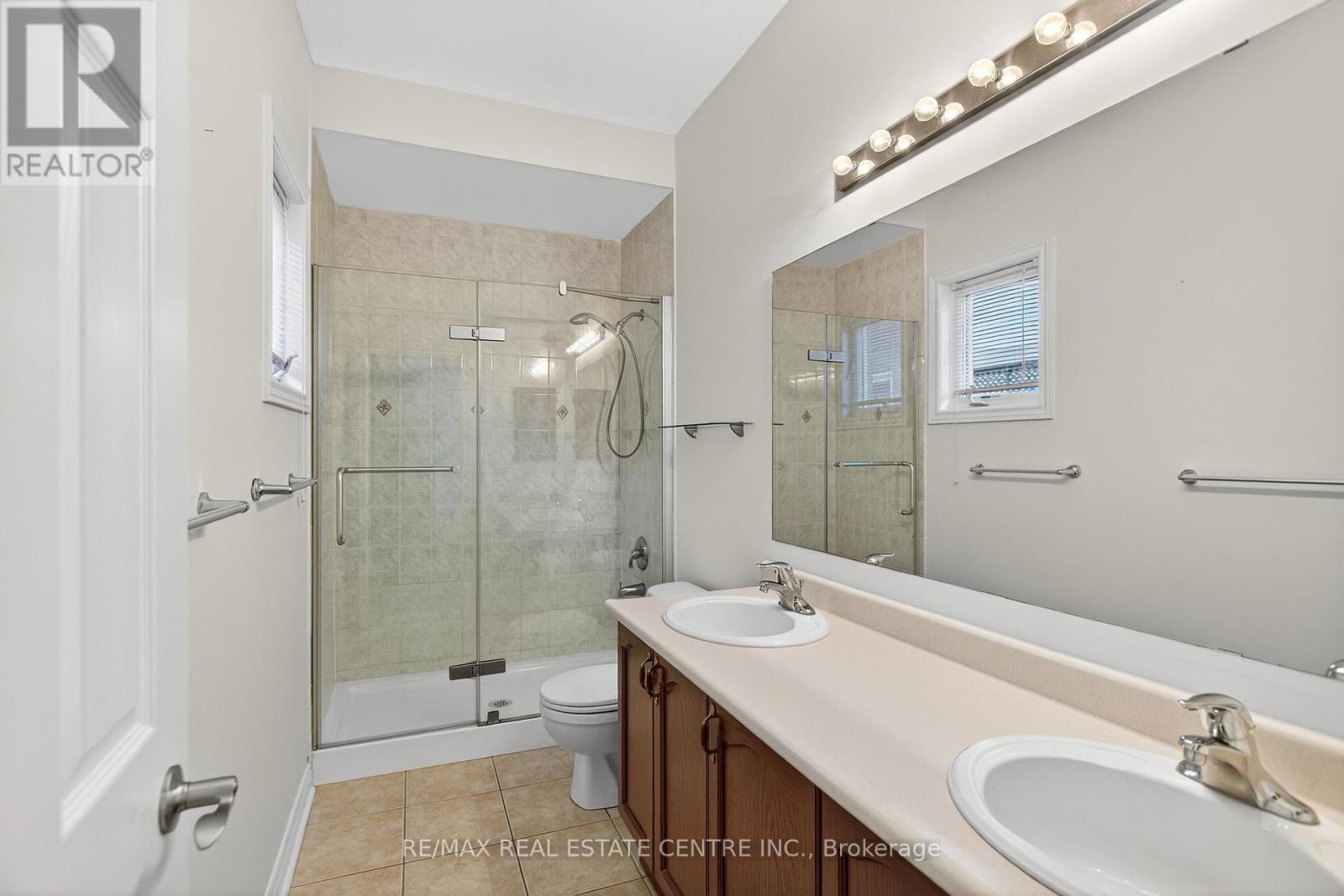 253 Malick Street, Milton, Ontario  L9T 5X1 - Photo 20 - W12560530