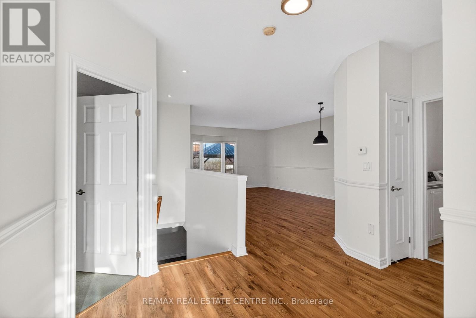 253 Malick Street, Milton, Ontario  L9T 5X1 - Photo 3 - W12560530