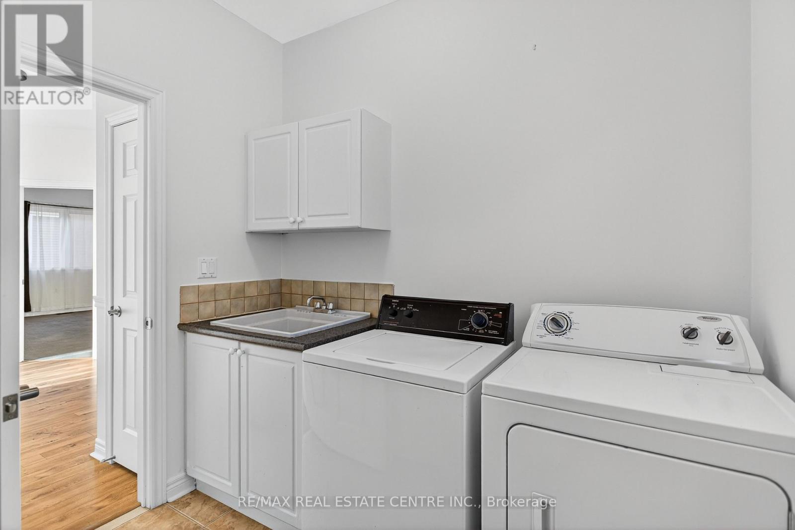 253 Malick Street, Milton, Ontario  L9T 5X1 - Photo 31 - W12560530