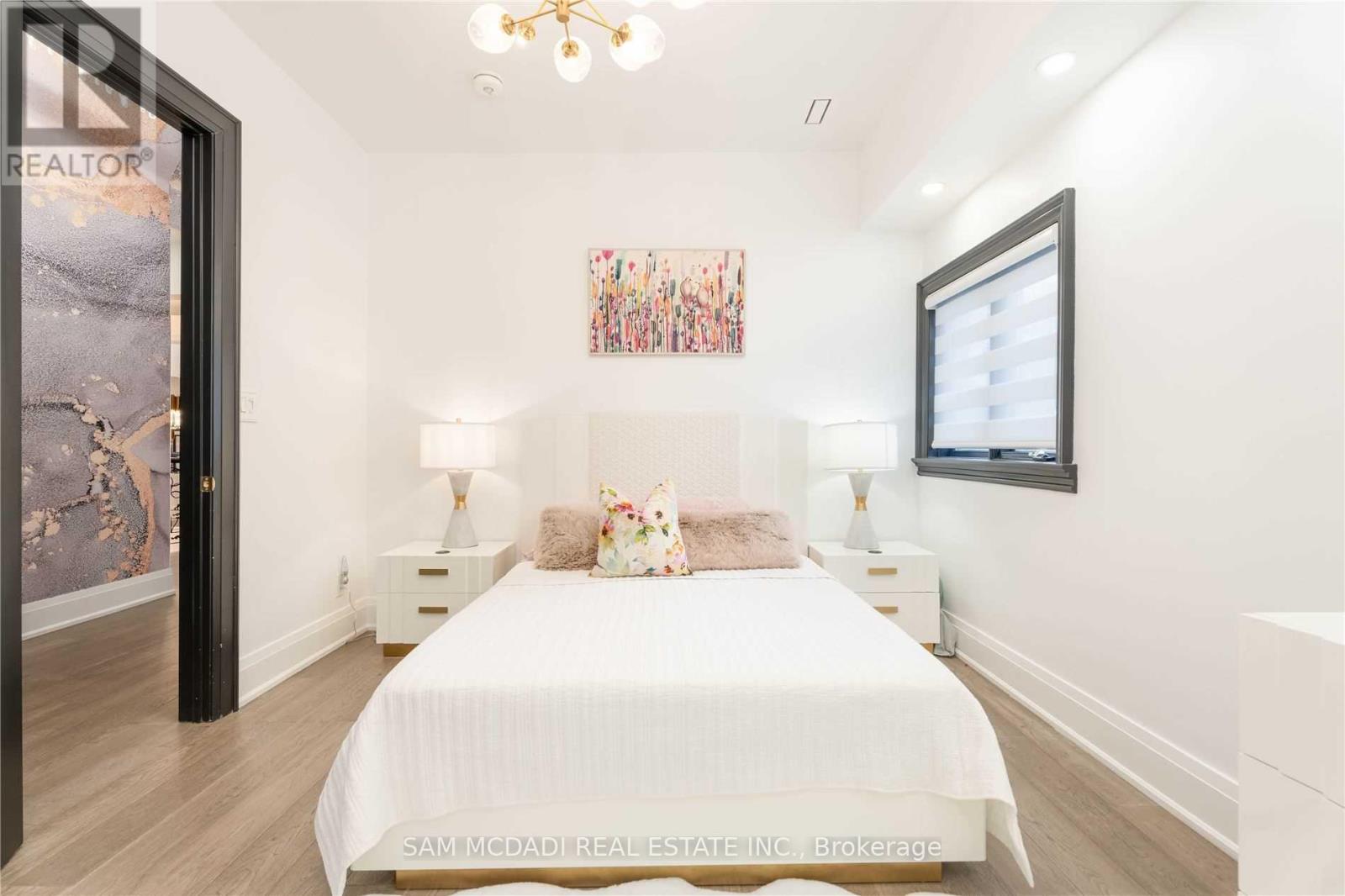 1540 Mississauga Road, Mississauga, Ontario  L5H 2K1 - Photo 21 - W12560532