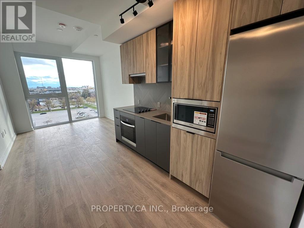 606 - 1037 THE QUEENSWAY, Toronto, Ontario