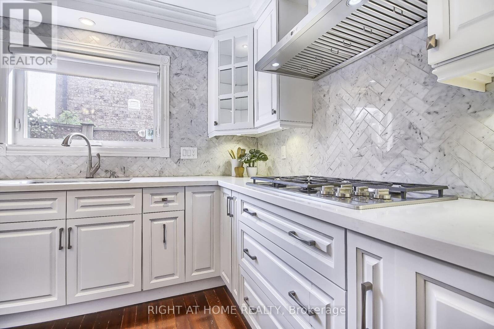 2279 Grand Ravine Drive, Oakville, Ontario  L6H 6A9 - Photo 13 - W12560566