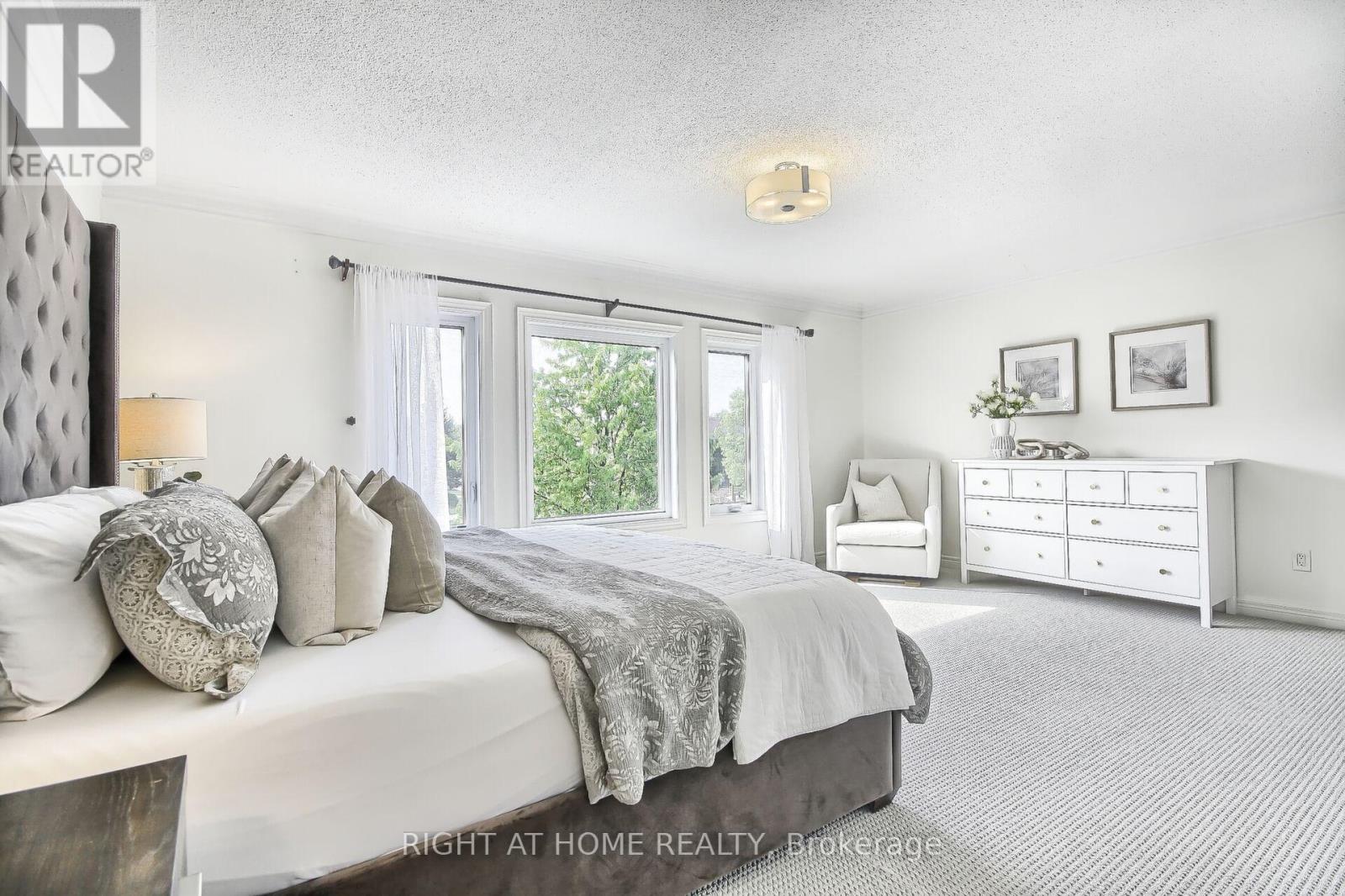 2279 Grand Ravine Drive, Oakville, Ontario  L6H 6A9 - Photo 22 - W12560566