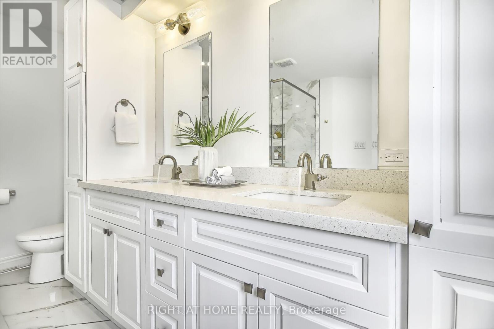 2279 Grand Ravine Drive, Oakville, Ontario  L6H 6A9 - Photo 24 - W12560566