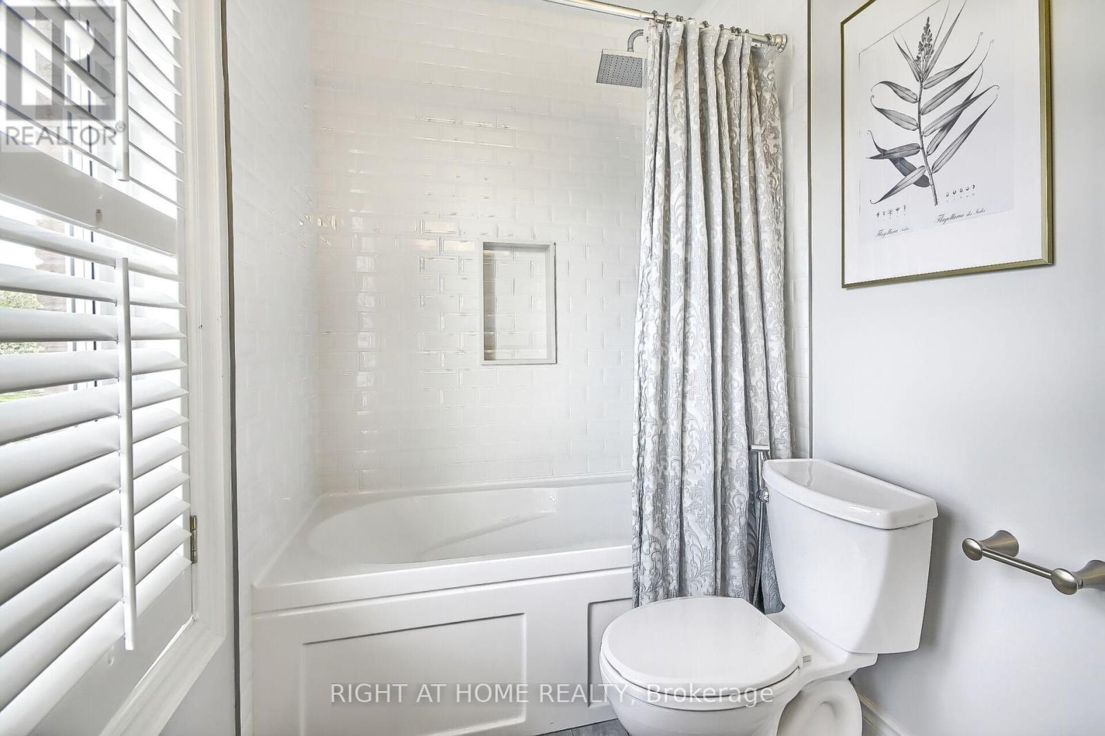 2279 Grand Ravine Drive, Oakville, Ontario  L6H 6A9 - Photo 29 - W12560566