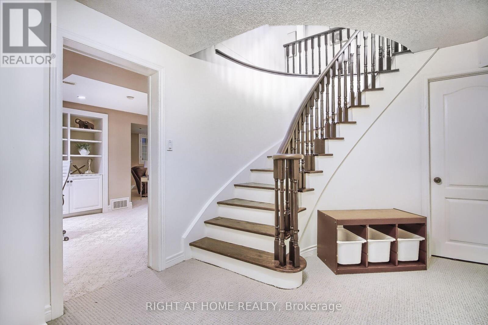 2279 Grand Ravine Drive, Oakville, Ontario  L6H 6A9 - Photo 30 - W12560566