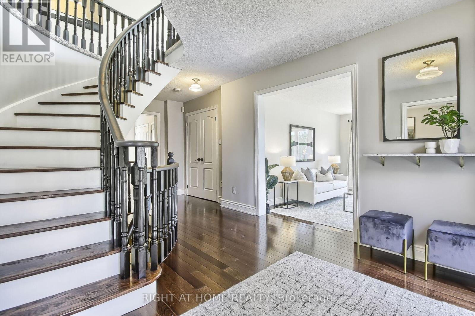 2279 Grand Ravine Drive, Oakville, Ontario  L6H 6A9 - Photo 5 - W12560566