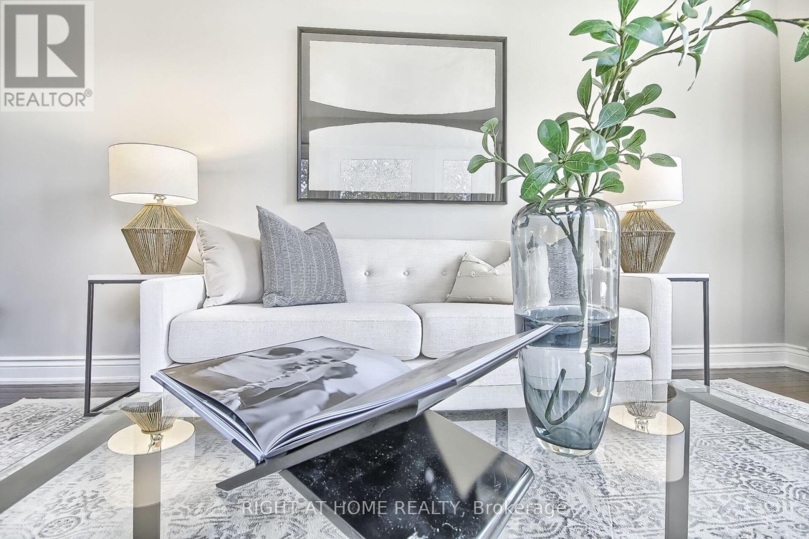 2279 Grand Ravine Drive, Oakville, Ontario  L6H 6A9 - Photo 8 - W12560566